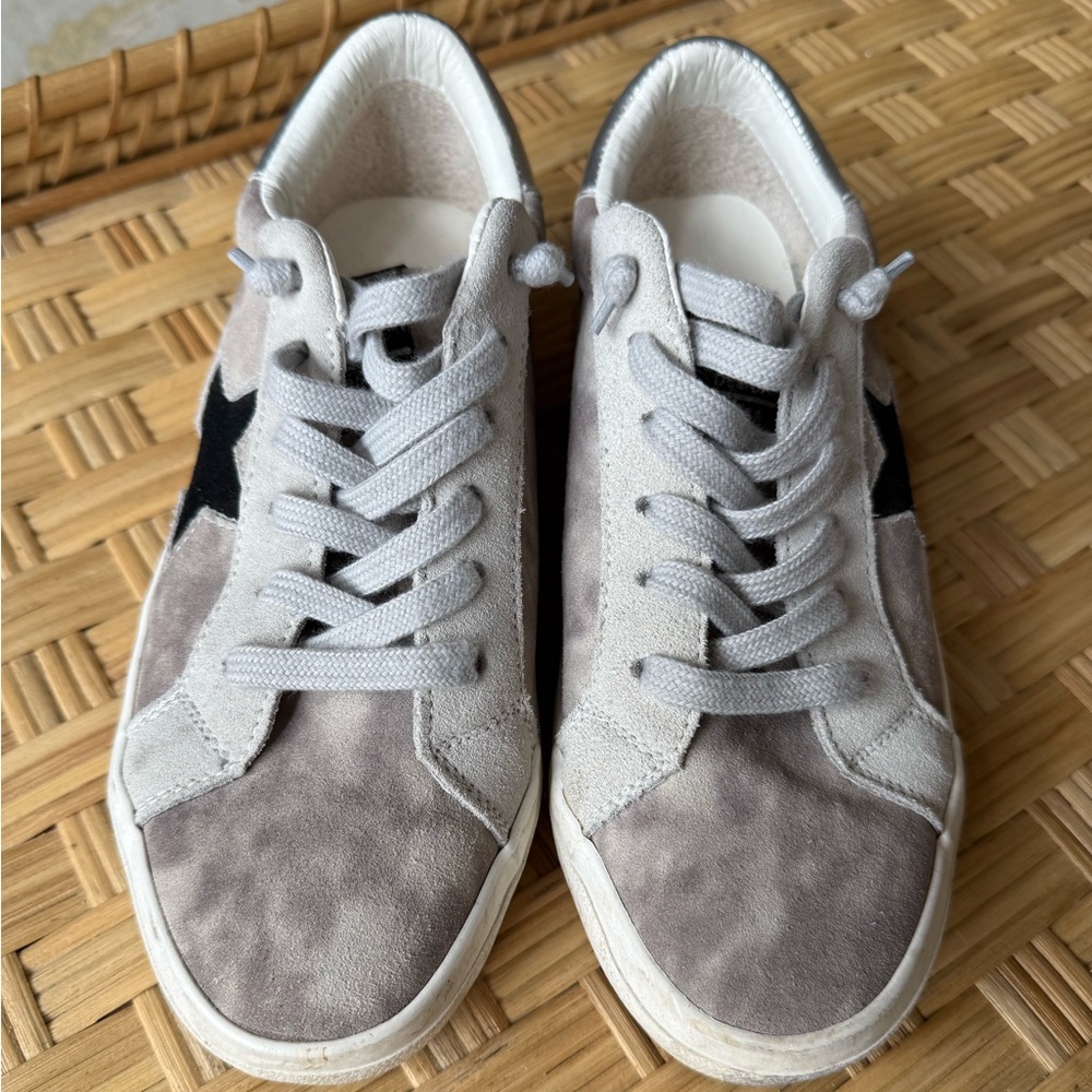 VINTAGE HAVANA Fashion Sneakers - Solid grey with black star 7.5